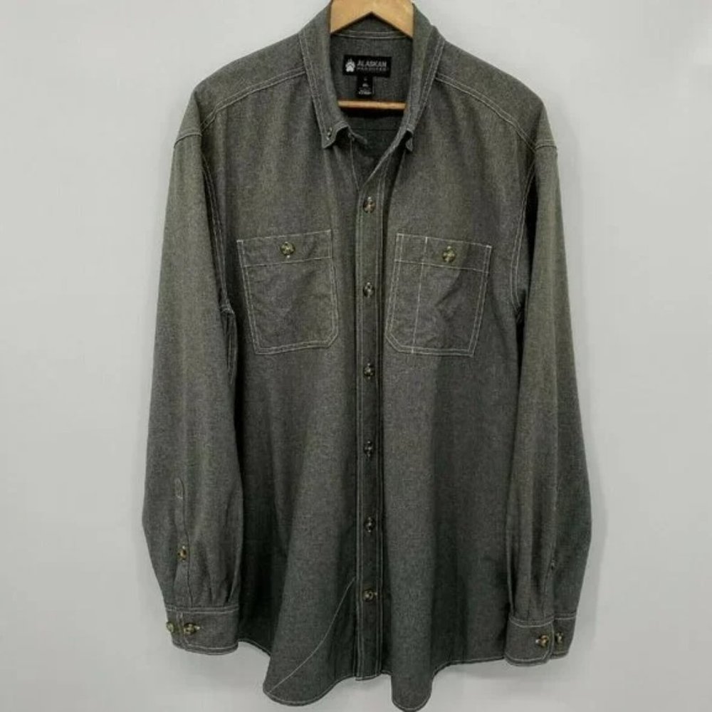 Long-sleeved shirt